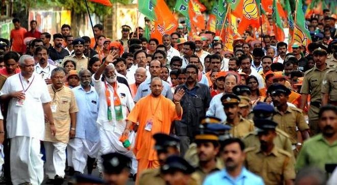 उत्तरप्रदेश : योगी सरकार चार वर्ष पूरे होने के जश्न के बहाने आएगी चुनावी मोड में 1 उत्तरप्रदेश : योगी सरकार चार वर्ष पूरे होने के जश्न के बहाने आएगी चुनावी मोड में