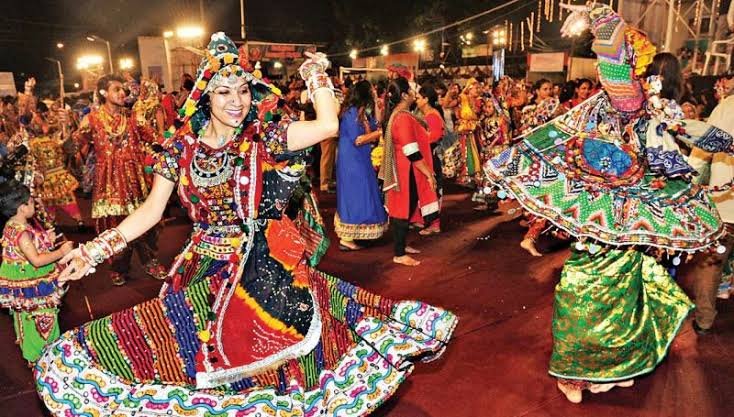 भोपाल : नवरात्रि पर प्रदेश सरकार ने दी गरबो को अनुमति, कमर्शियल गरबे प्रतिबन्धित 1 भोपाल : नवरात्रि पर प्रदेश सरकार ने दी गरबो को अनुमति, कमर्शियल गरबे प्रतिबन्धित