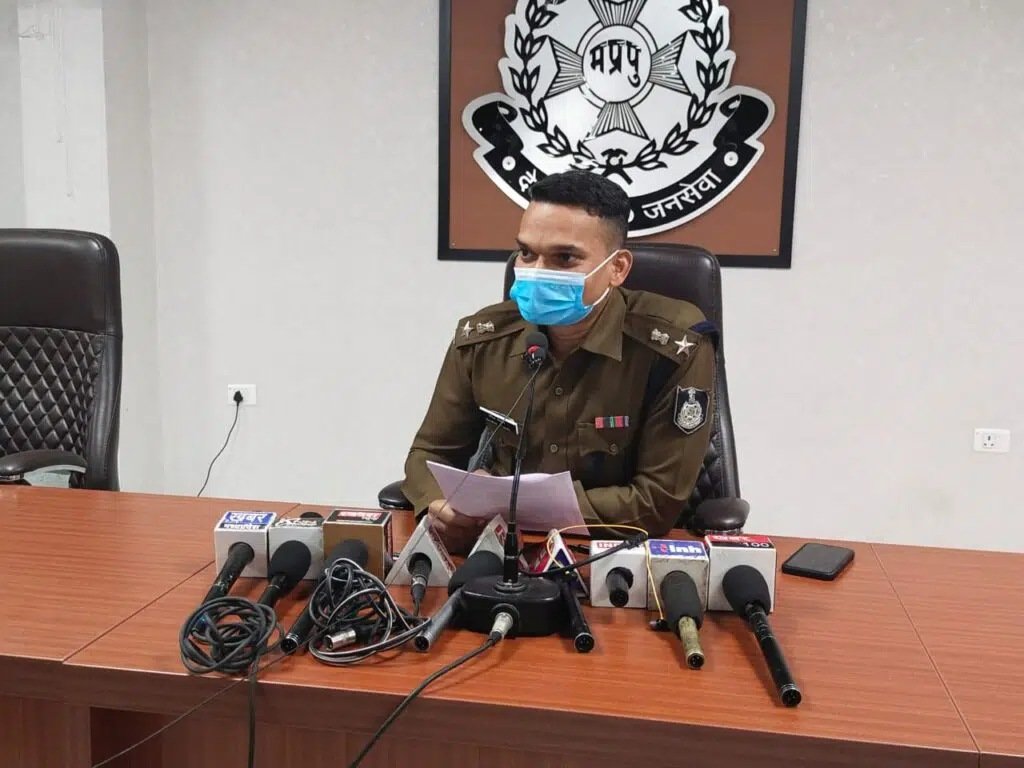 रतलाम : सैलाना के नृशंस हत्याकांड का खुलासा, परिवार के निकले 2 मासूम व पिता के हत्यारे 1 रतलाम : सैलाना के नृशंस हत्याकांड का खुलासा, परिवार के निकले 2 मासूम व पिता के हत्यारे